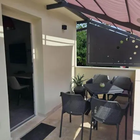 Apartment Premium With Patio